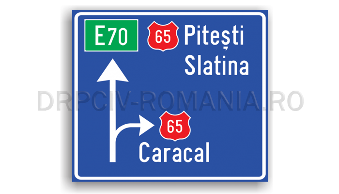 Presemnalizarea direcțiilor la o intersecție de drumuri din afara localităților